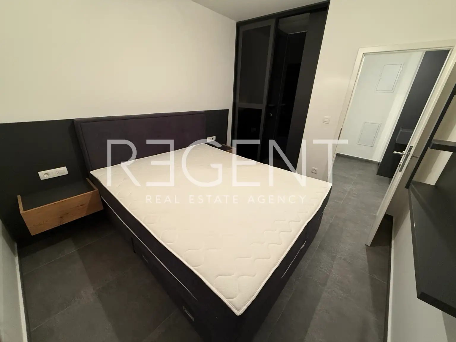 Trogir, Okrug Gornji - Two-bedroom apartment on the ground floor near the sea