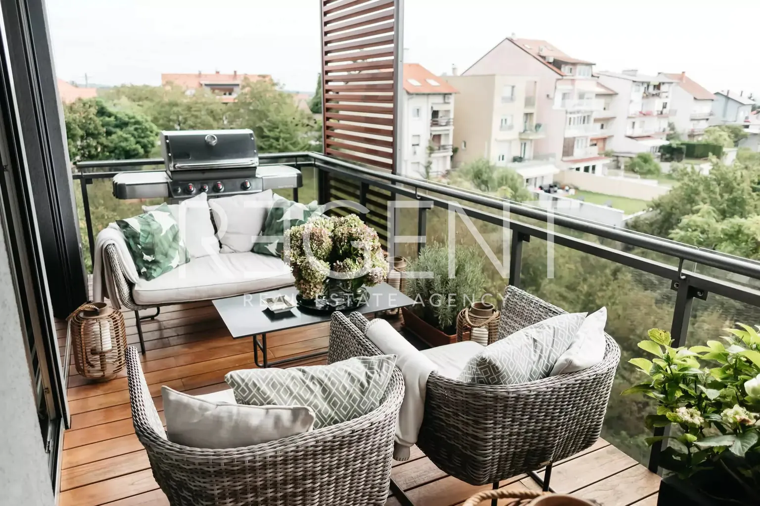 Záhreb, Maksimir – Štvorizbový zariadený penthouse s nádherným výhľadom na prírodu