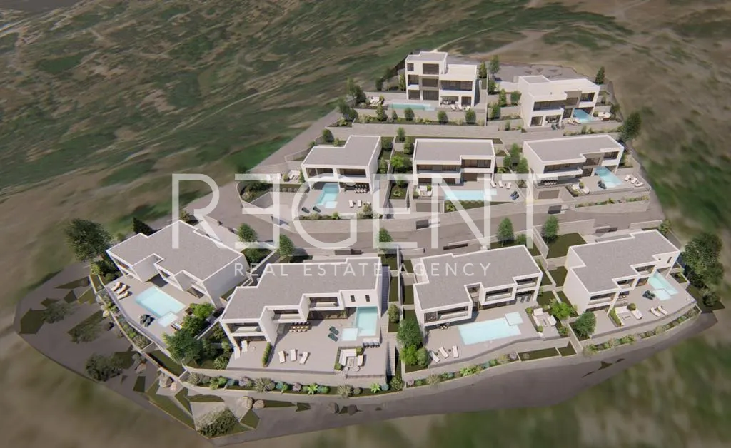 Omiš, Mali Rat - Działka z projektem 780 m2