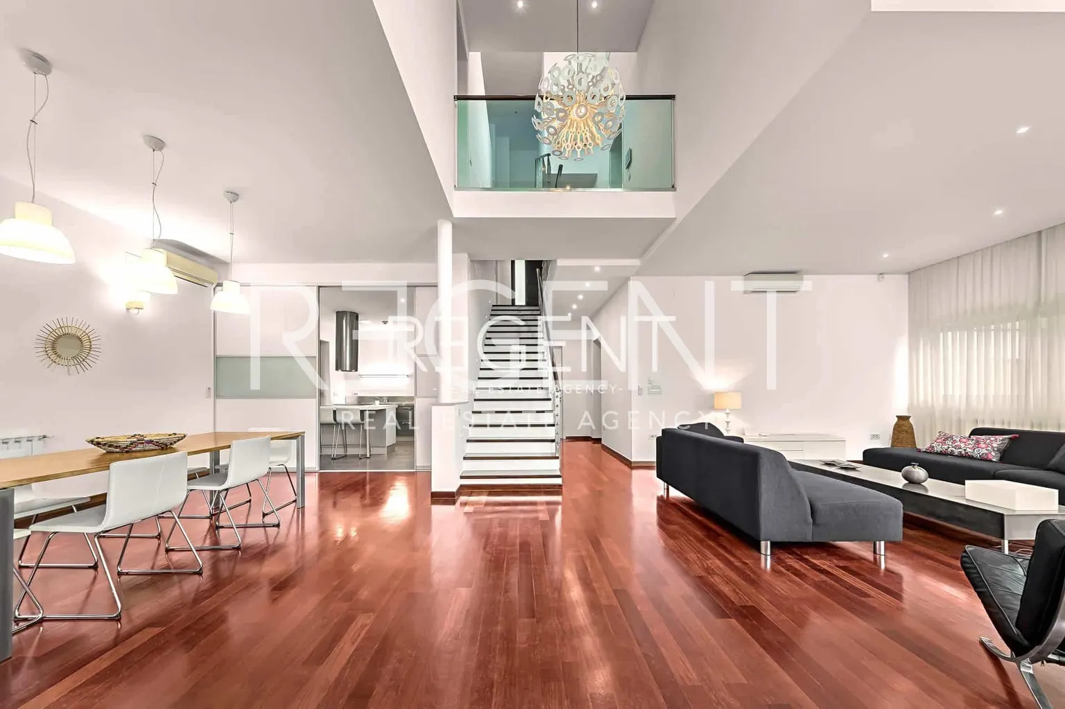 Záhřeb, Šestine - Luxusní dům s bazénem 400 m2