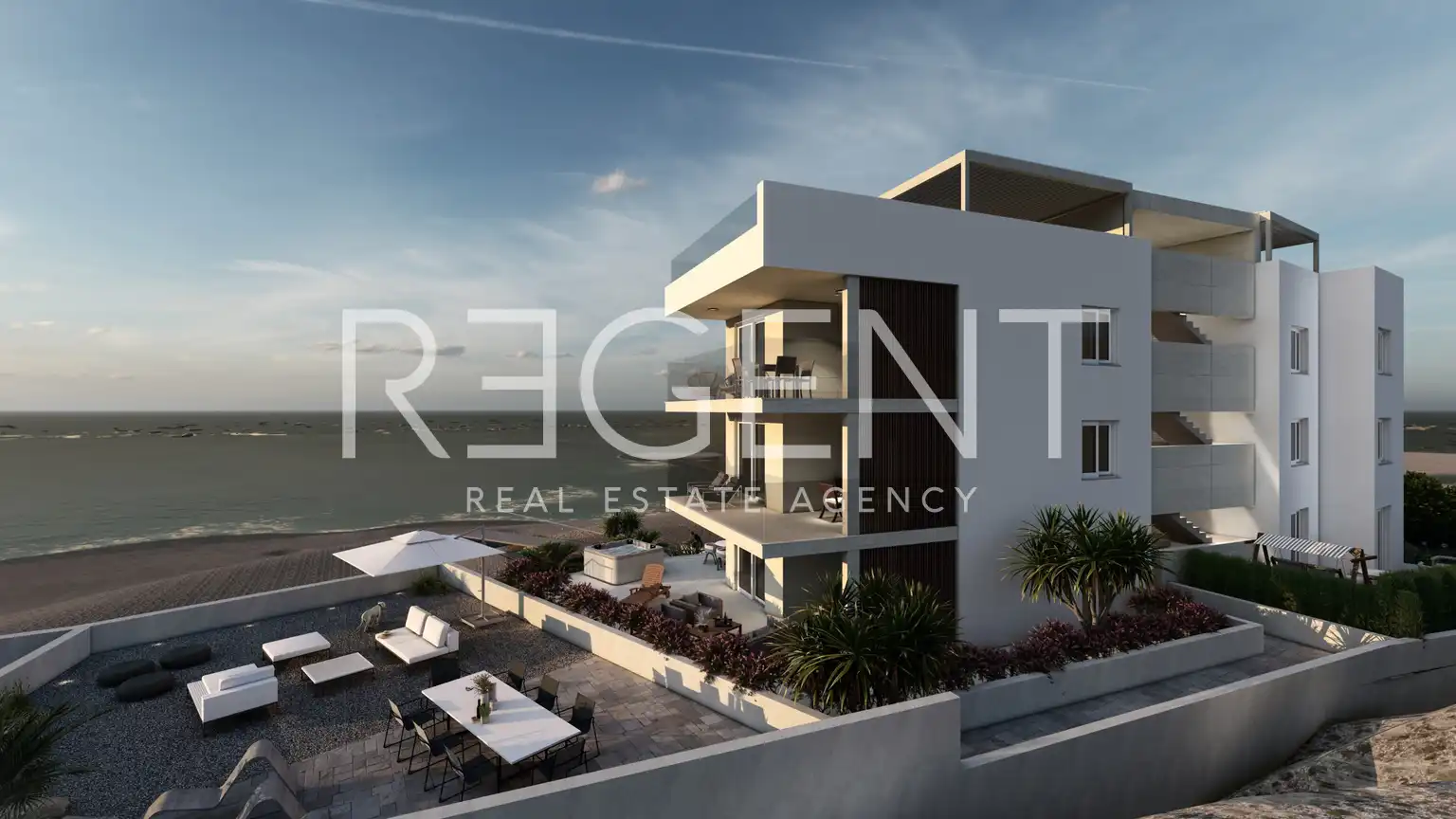 Trogir, Okrug Gornji - Trosoban penthouse sa natkrivenom terasom