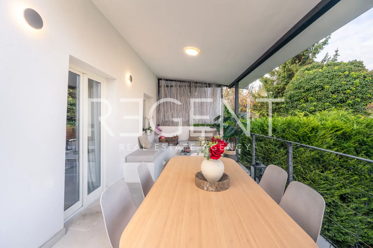 Zagreb, Vinogradska – Dizajnerski dvoetažni stan s vrtom i terasom