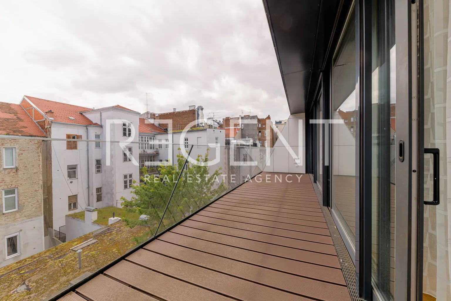 Zagreb, Ban Centar - Luksuzan dvosoban stan 62 m2