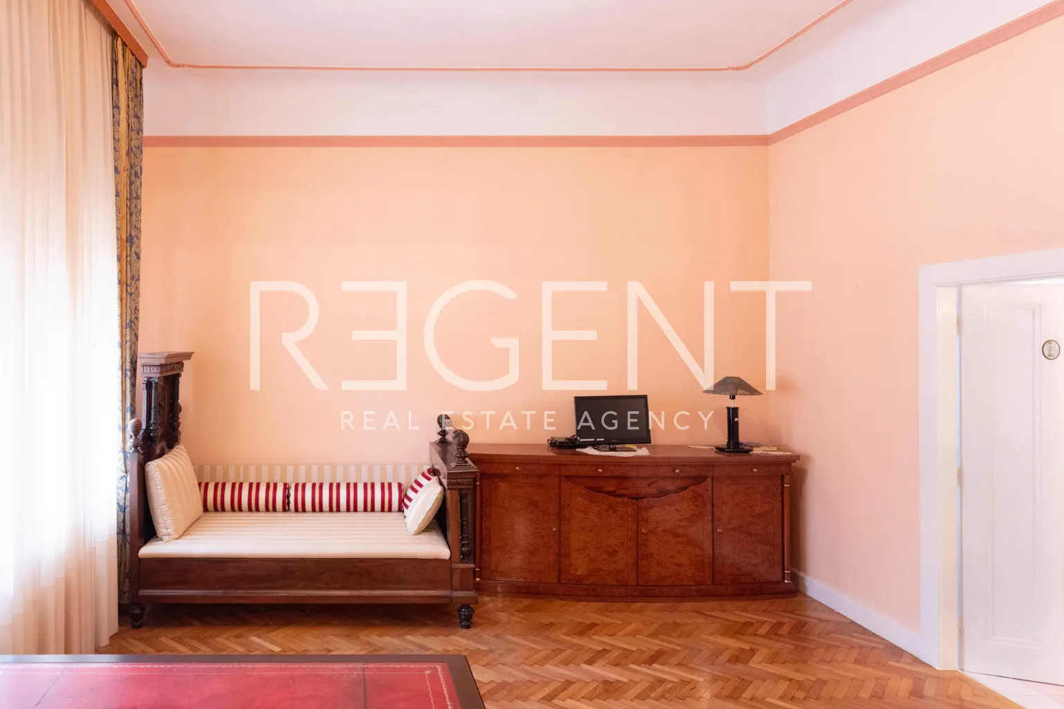 Zagreb, Gajeva - Četverosoban stan u centru grada