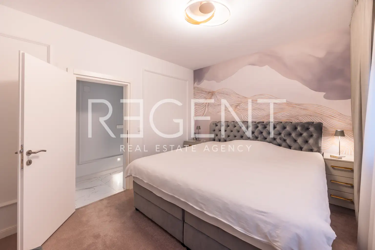 Záhřeb, Jelenovac – Moderní třípokojový byt s velkou terasou a garáží