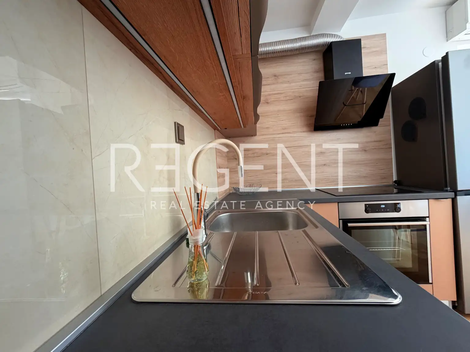 Zagreb, Trešnjevka - Appartement de trois pièces récemment rénové avec balcon