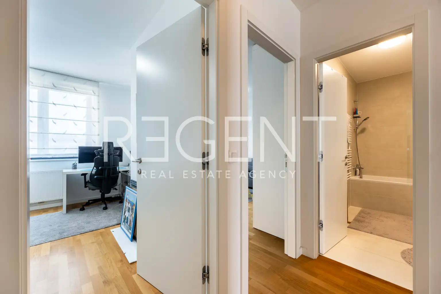 Stan 112 m², Vrbani — 3 spavaće sobe, balkon, 2 garaže