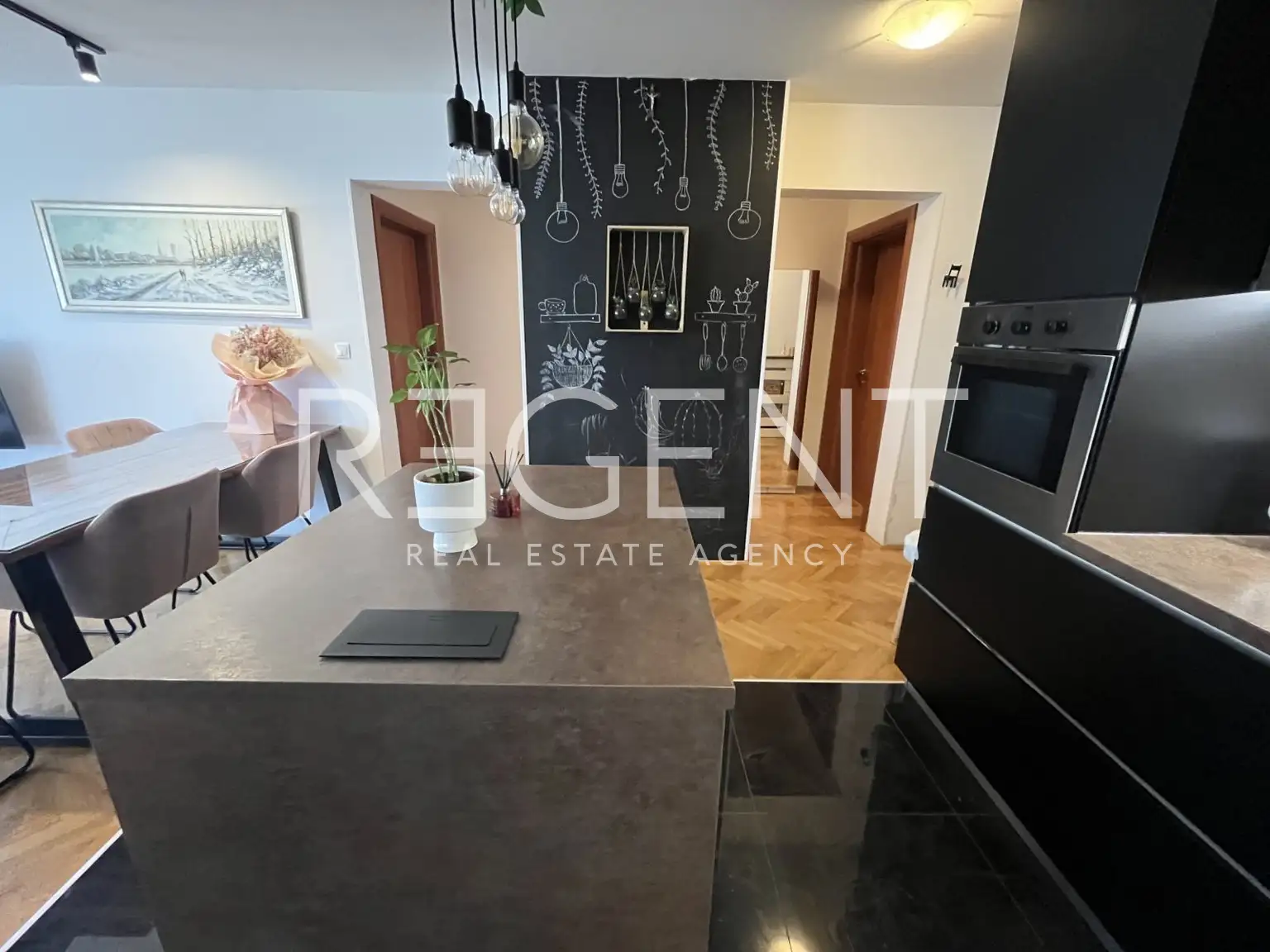 Solin, Sv. Kajo - Appartamento di tre stanze con loggia e vista mare