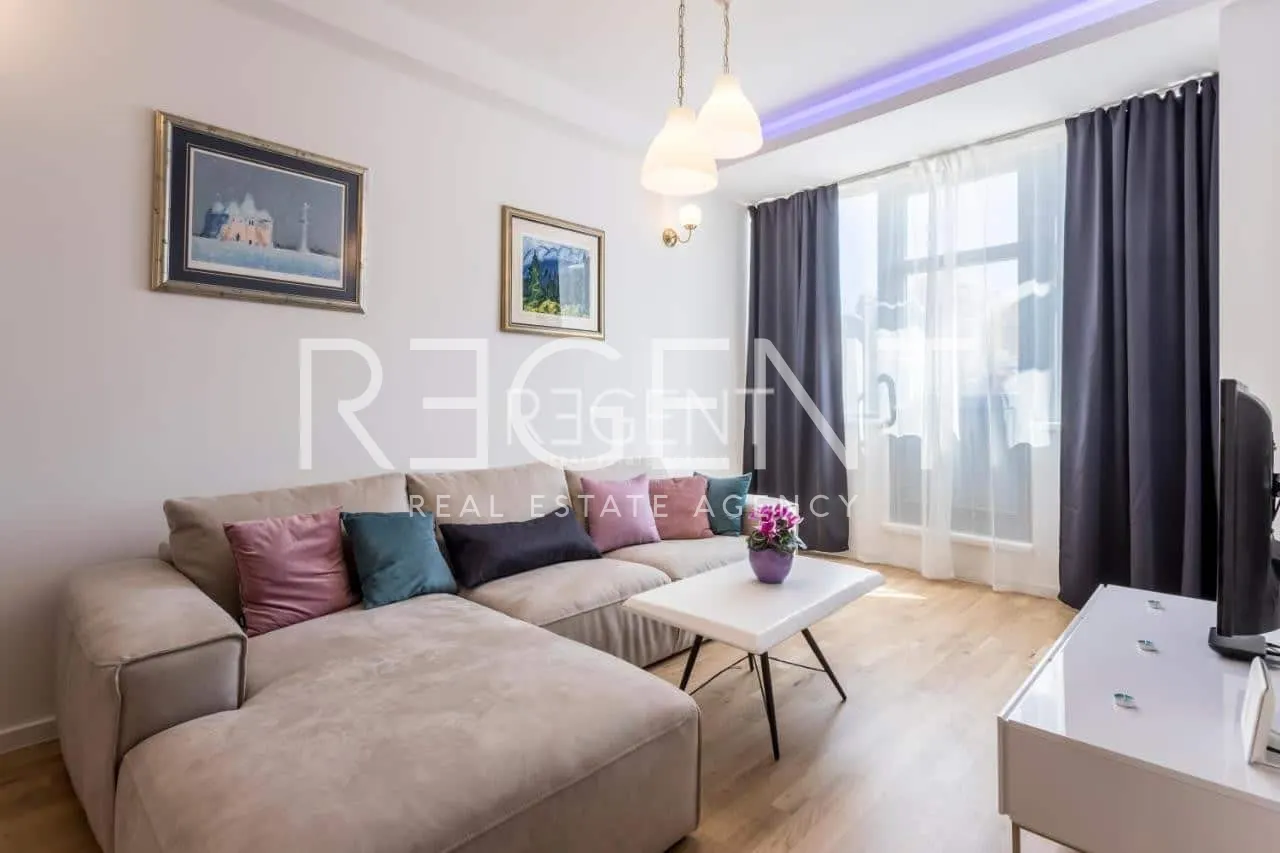 Split, Žnjan - Luksusowy dwupokojowy penthouse 70 m2 z tarasem