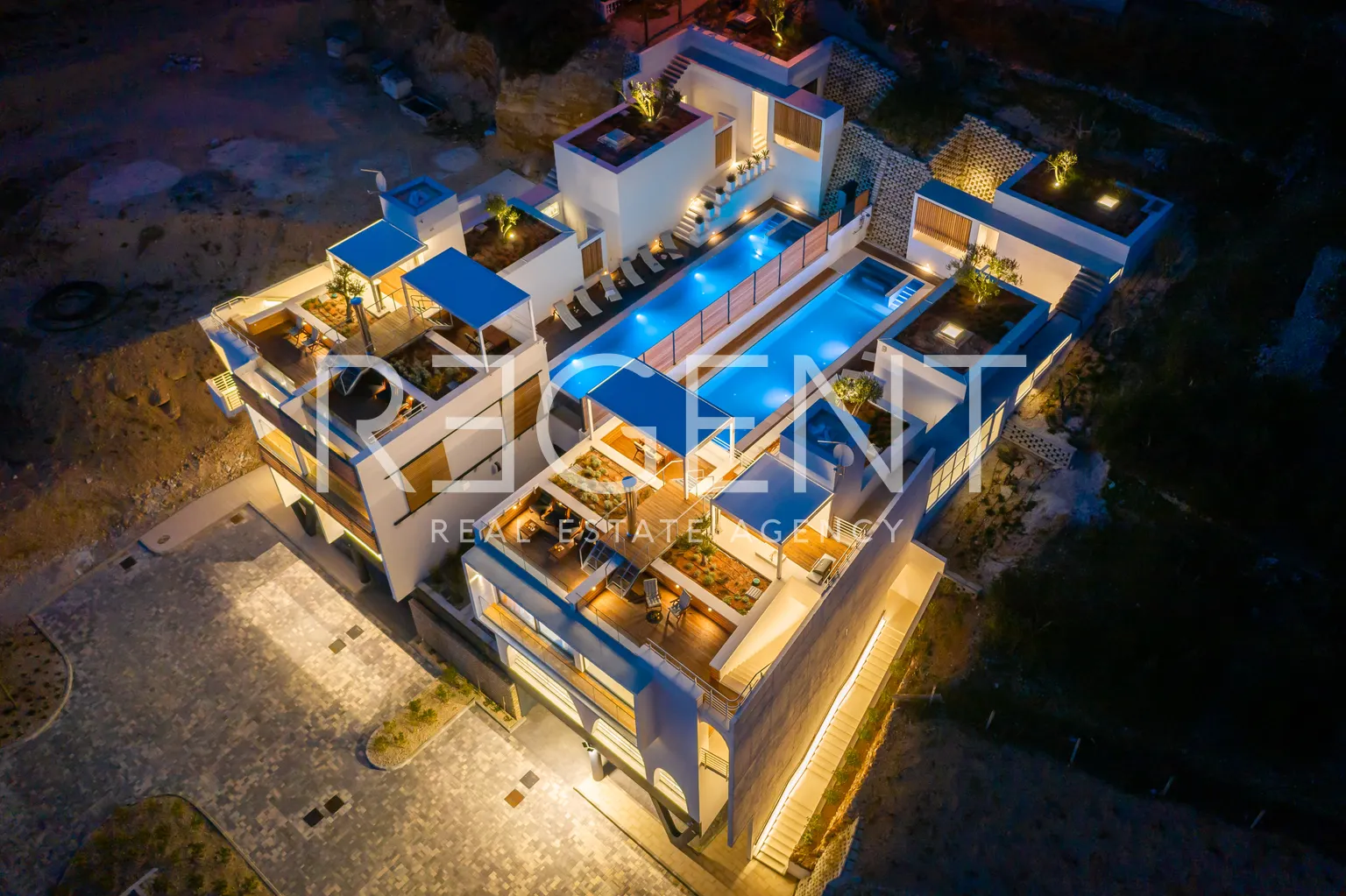 Omiš – Due ville esclusive con piscine e vista panoramica