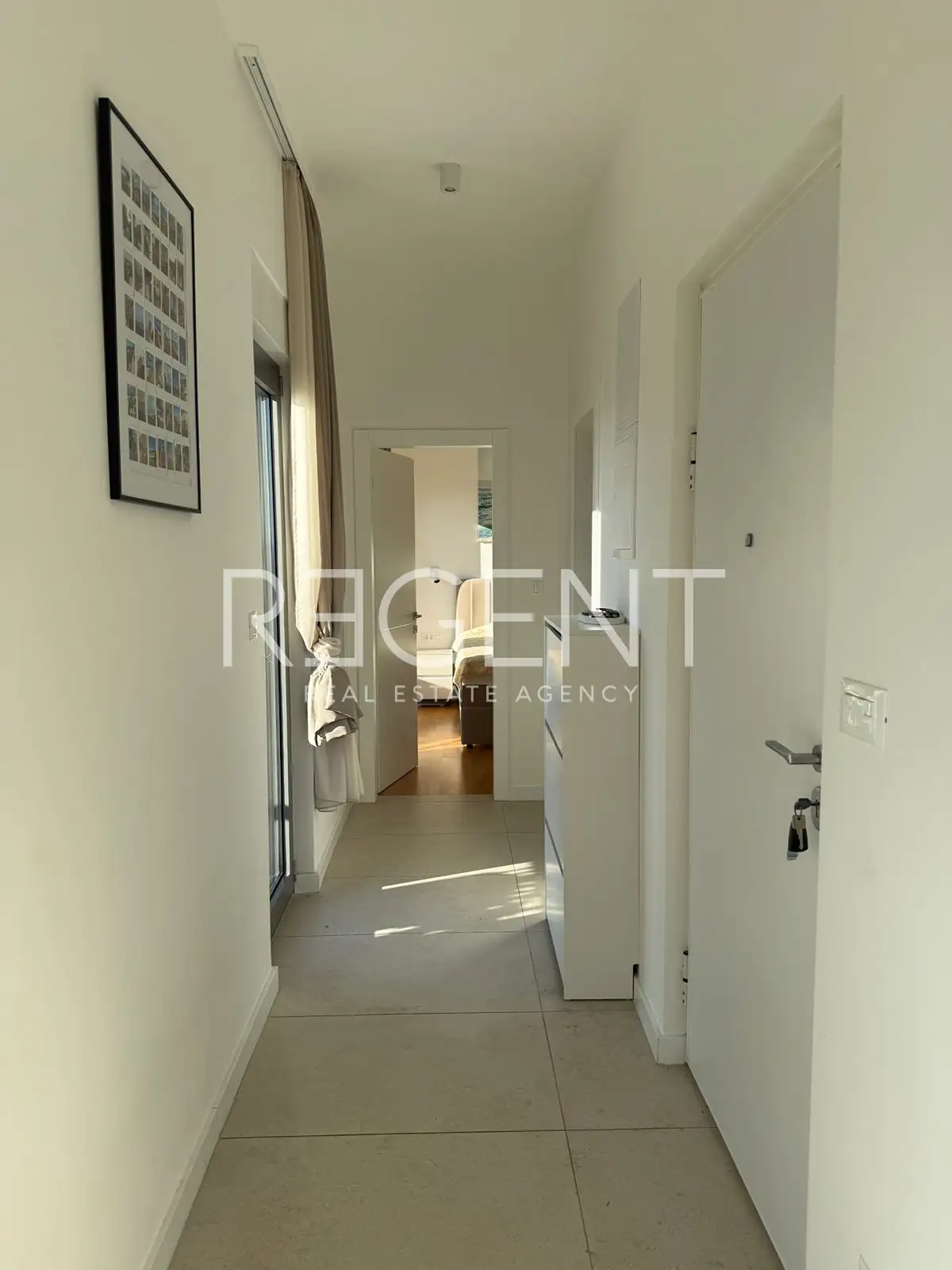 Castel Stafilić - Attico con due camere da letto e garage