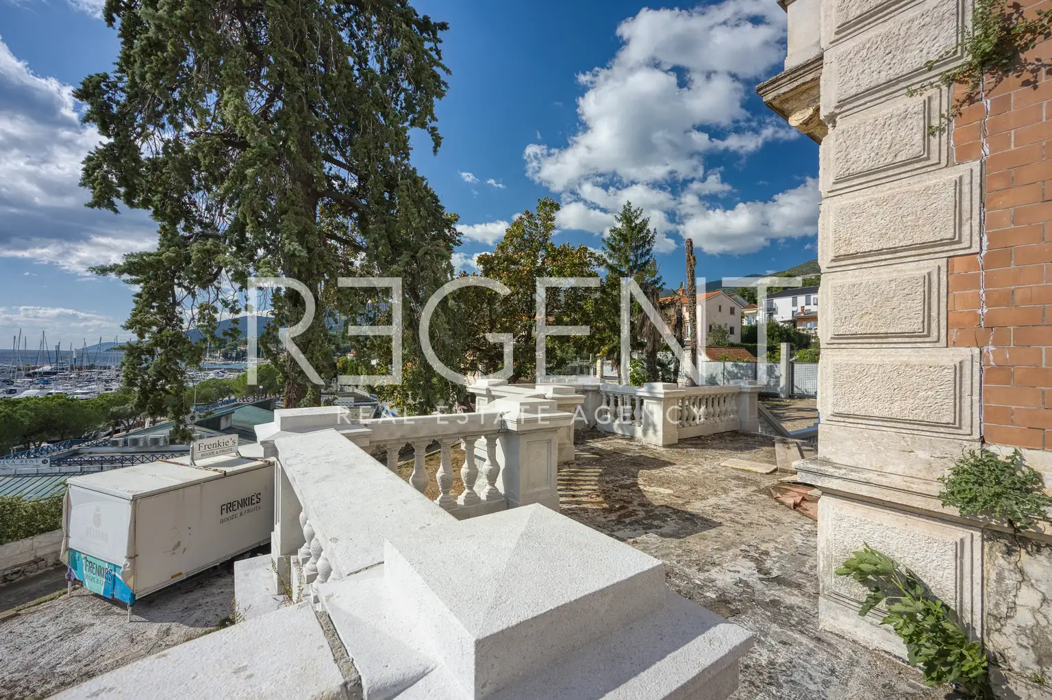 Ičići, Opatijska rivijera – povijesna vila s pogledom na more