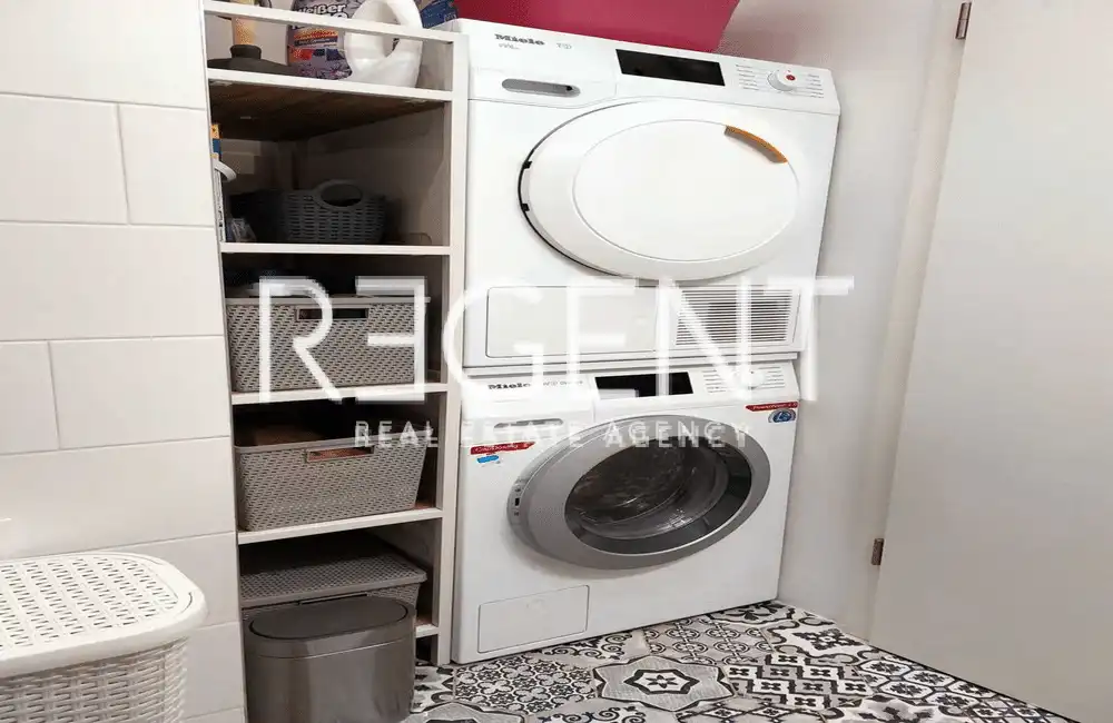Split, Spinut - dvosobno stanovanje na frekventni lokaciji, 58 m2