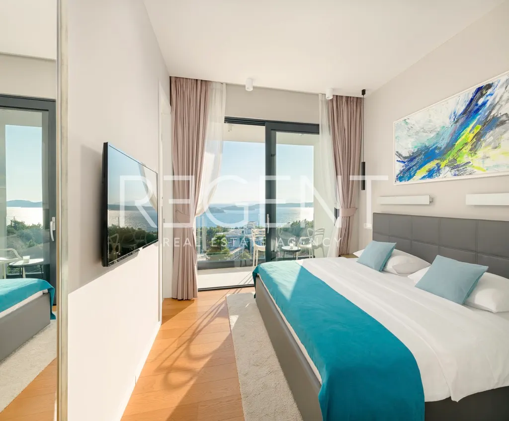 Hvar – Moderna vila s pogledom na more 195 m2