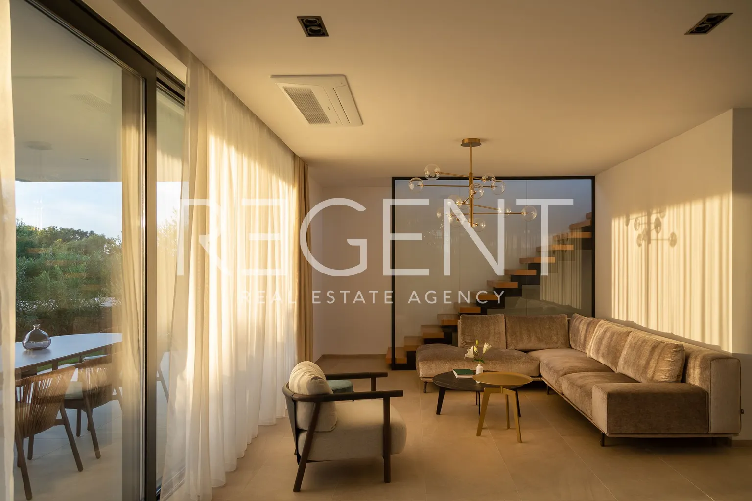 Sukošan – Luxusní moderní vila s bazénem 495 m2