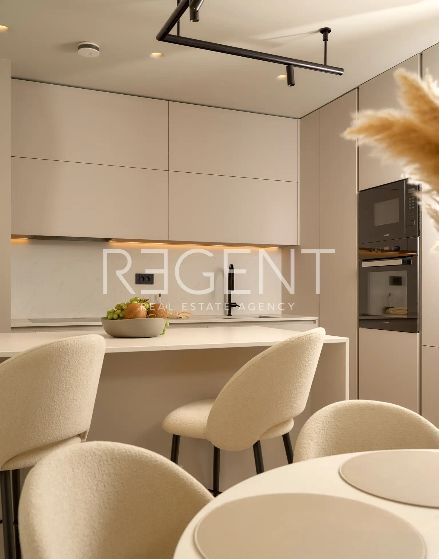 Split, Žnjan - Dvojizbový byt s loggiou a výhľadom na more