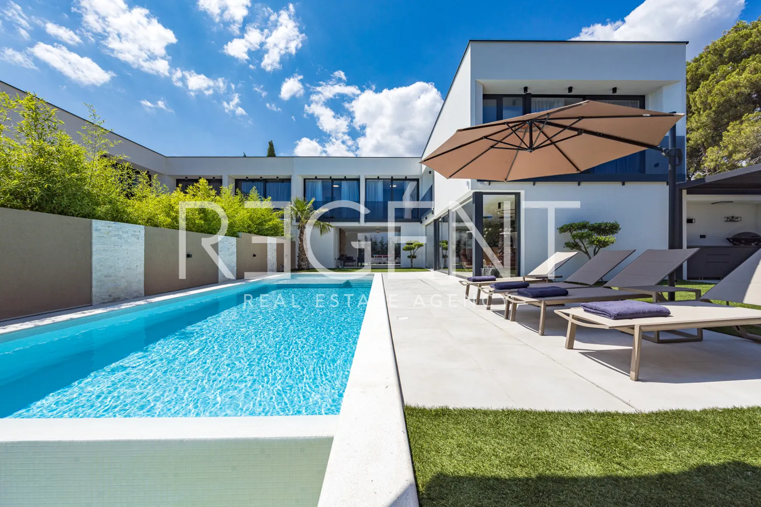 Istrie, Medulin - Nádherná moderní vila 220 m2