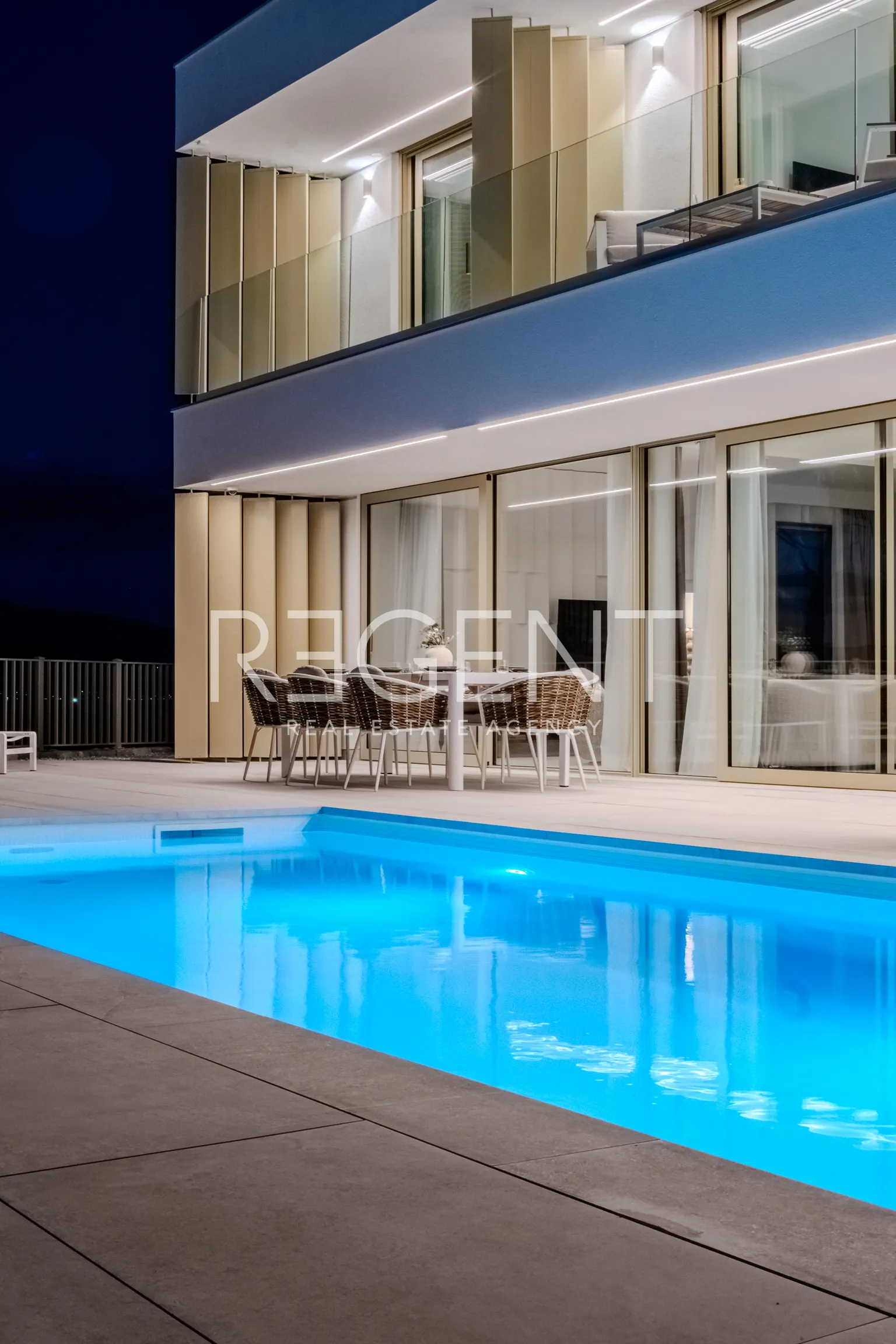 Brač, Sutivan - Nádherná vila blízko moře 274m2