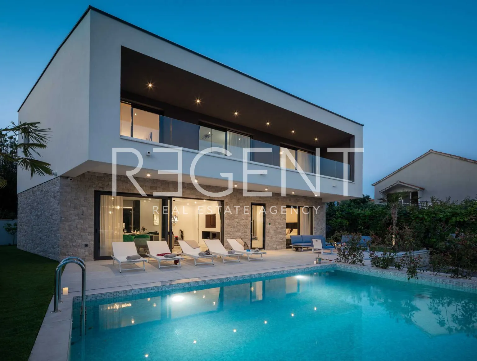 Rogoznica – Luxusní vila 200 m2 u moře