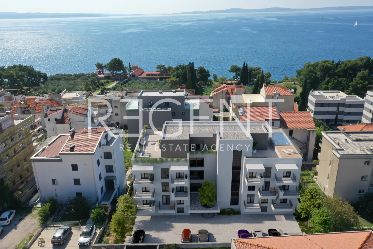 Split, Meje - Moderní obytná budova ve výstavbě na nejkrásnější lokalitě ve Splitu