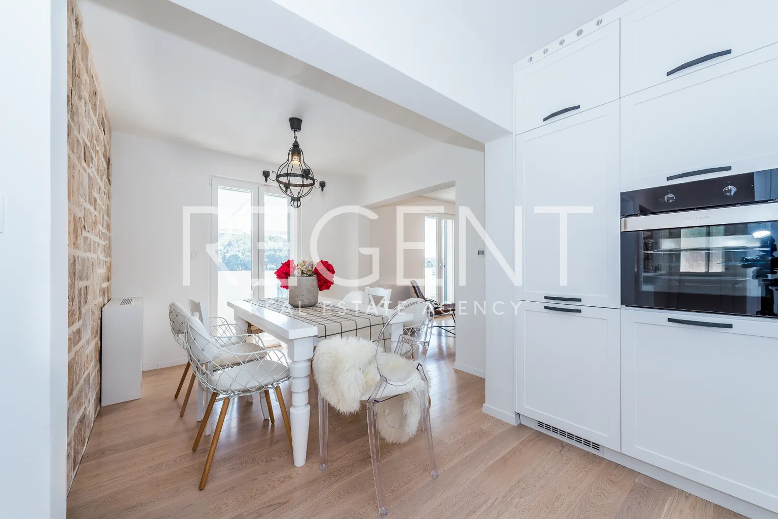 Brač, Milna - Moderna vila prvi red uz more, 264 m2