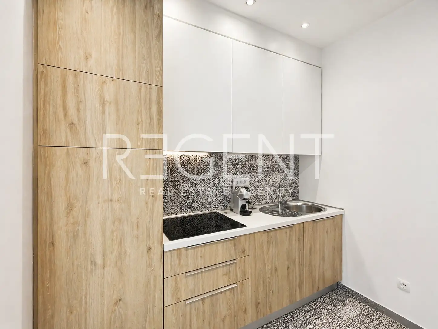 Zagreb, Centar - Renoviran dvosoban stan u centru