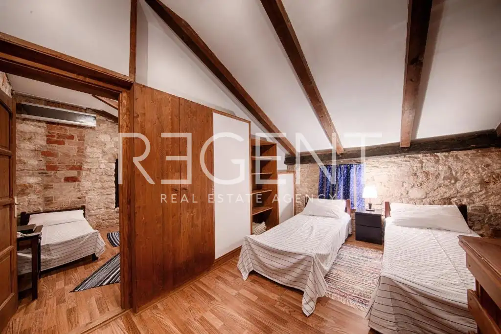 Komiža - Kamenný dom priamo pri mori