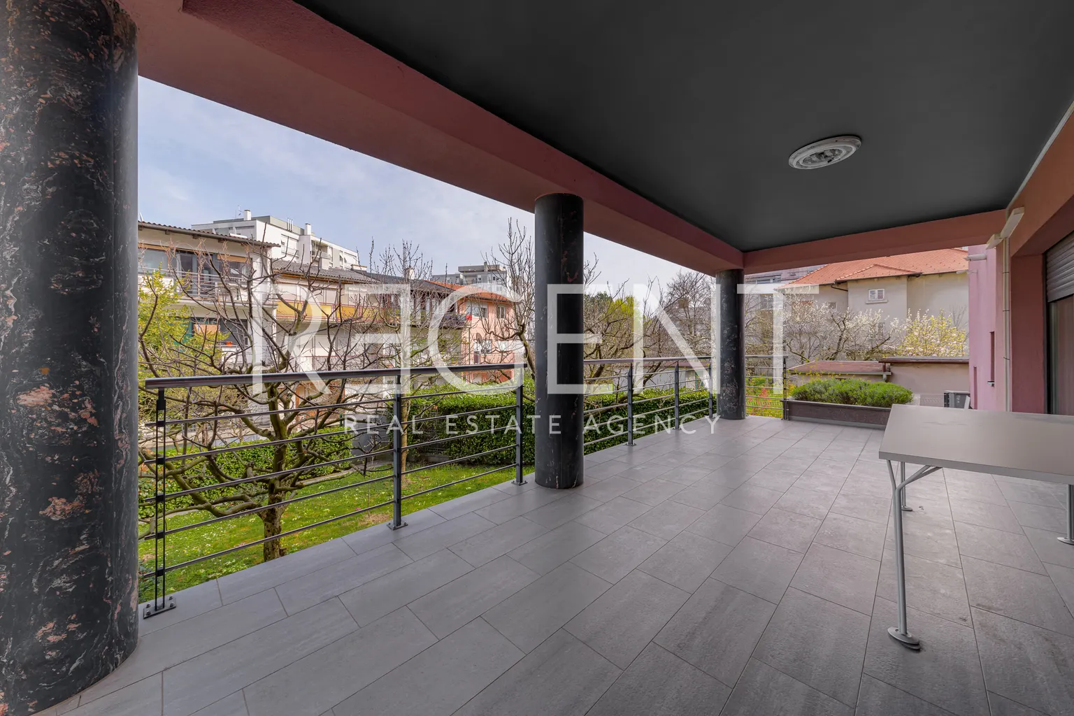Zagreb, Lašćina - Obiteljska kuća na vrhunskoj lokaciji 440 m2