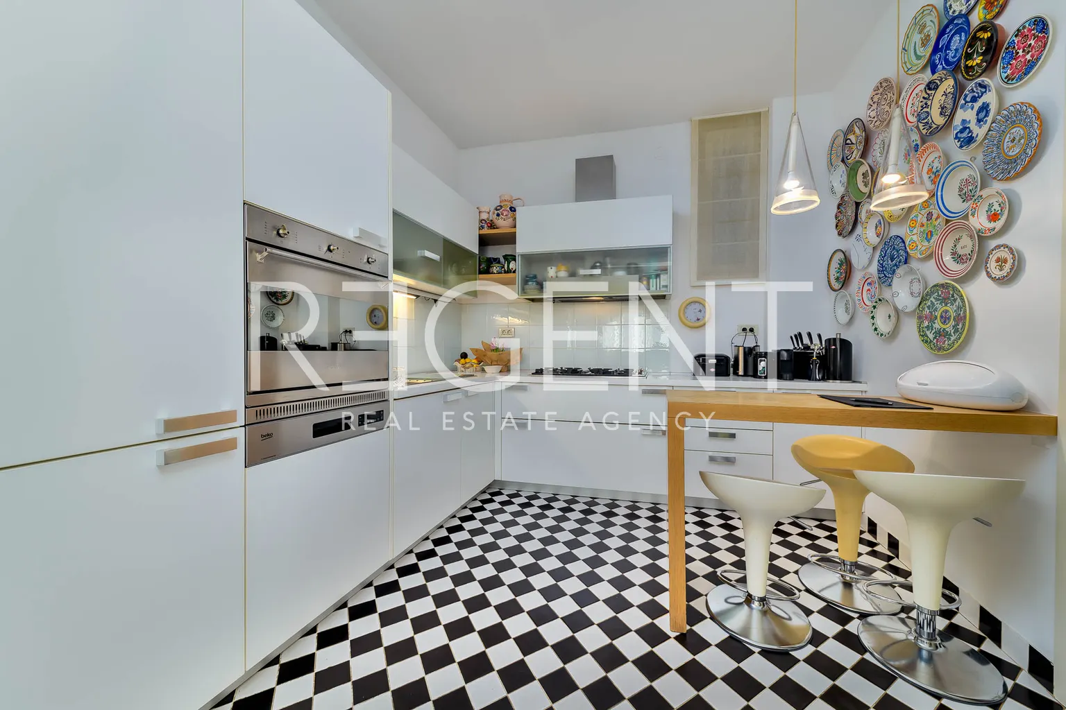 Zagreb, Centar – Elegantni četverosobni stan