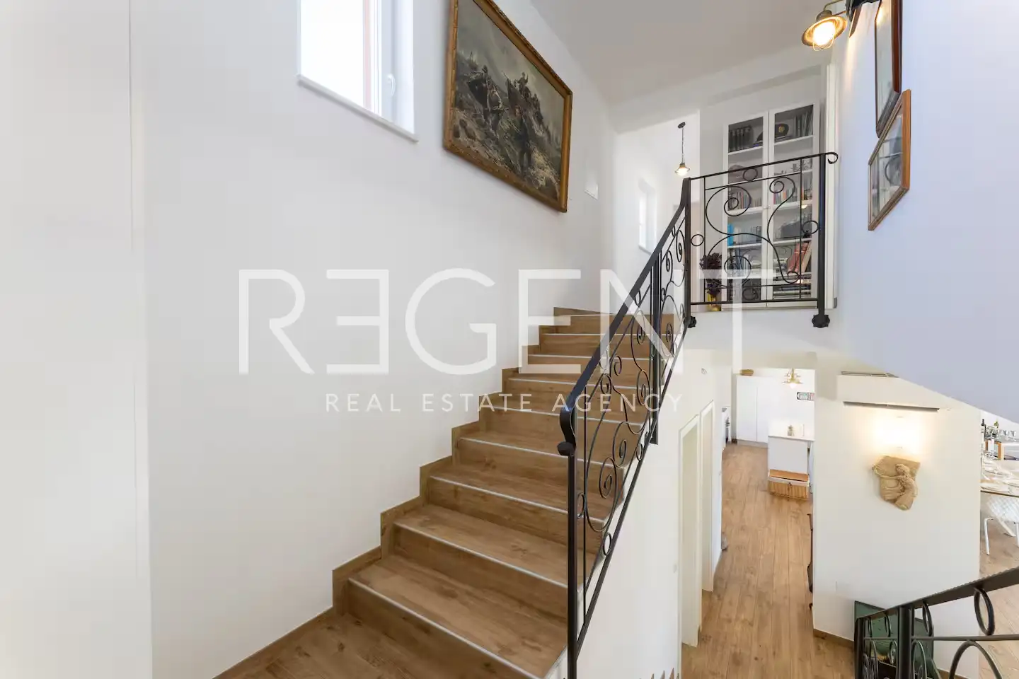 Maison avec piscine, 260m²