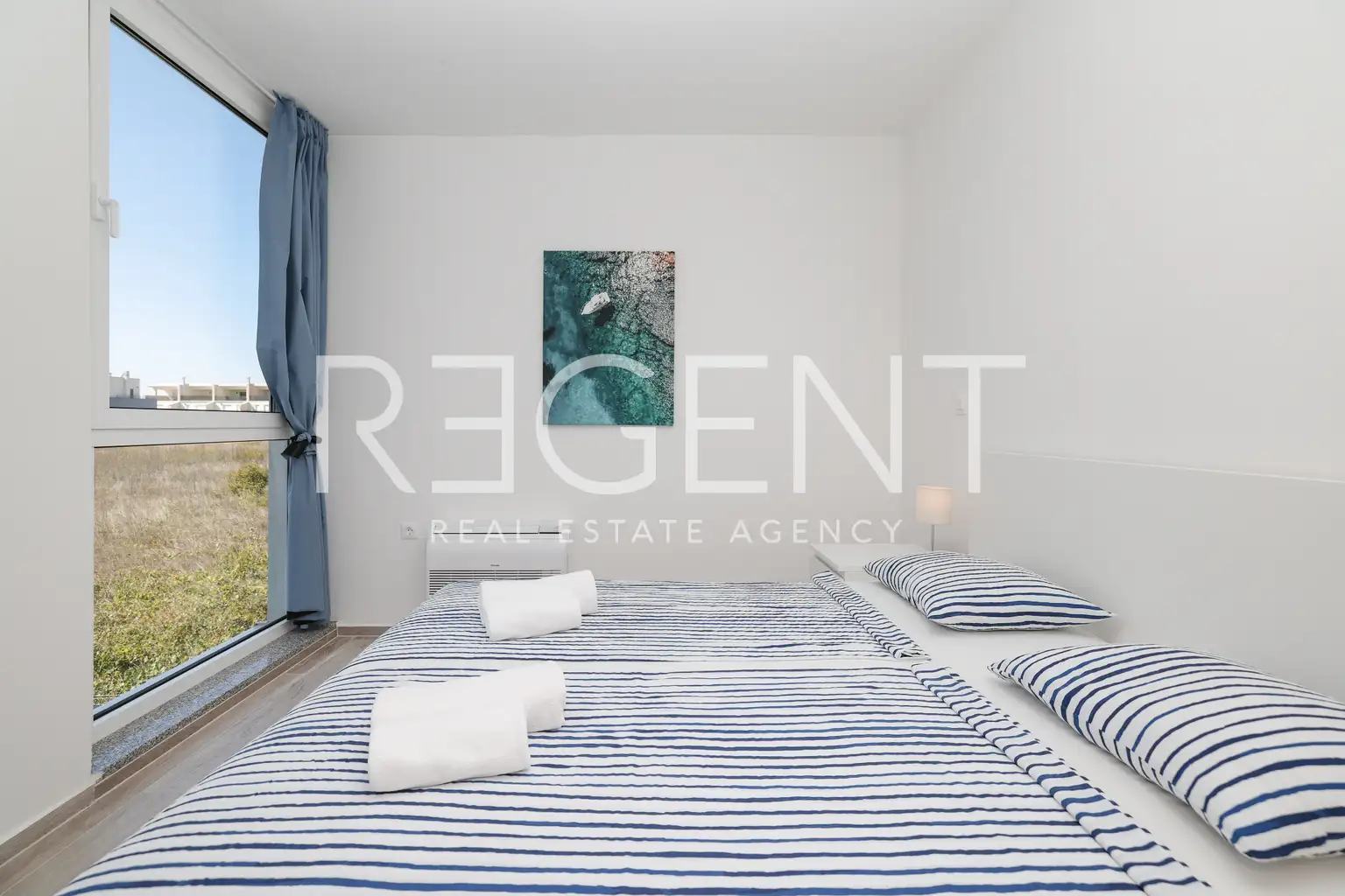 Privlaka - Dom szeregowy z basenem i tarasem na dachu.