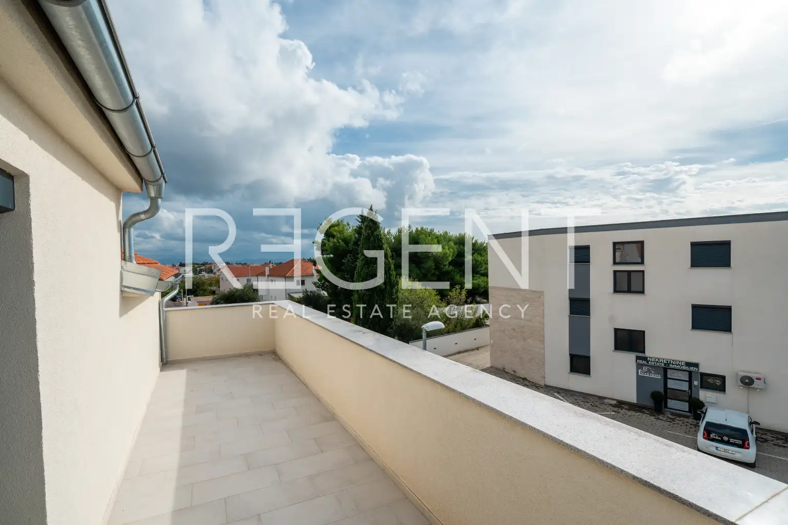 Vodice, Zatonska Straße - Doppelhaushälfte in ausgezeichneter Lage