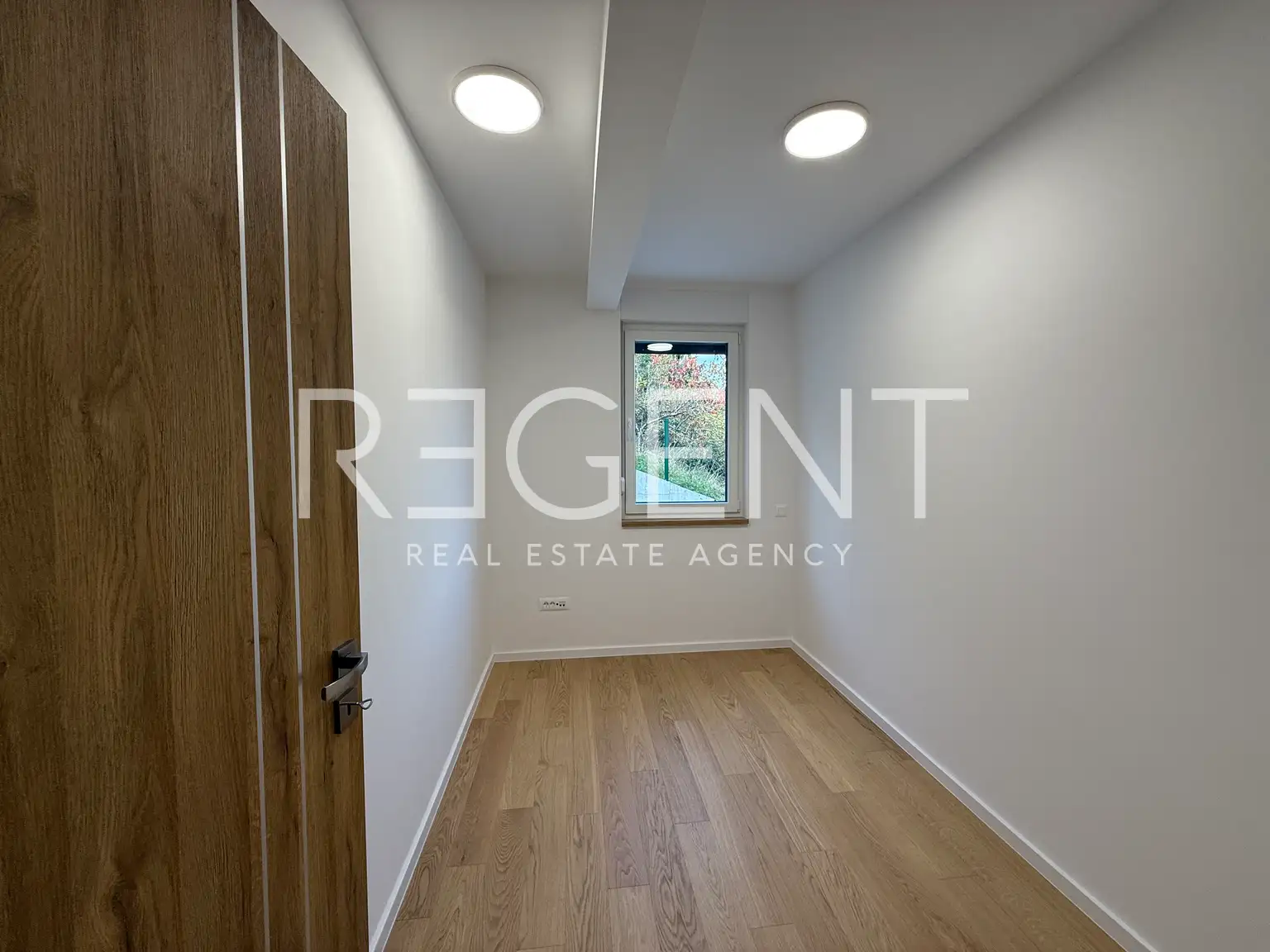 Záhřeb, Gračani – třípokojový byt se zahradou a garáží