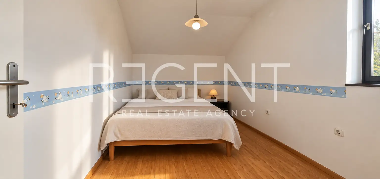 Maksimir – casa bifamiliare di 230 m² con garage