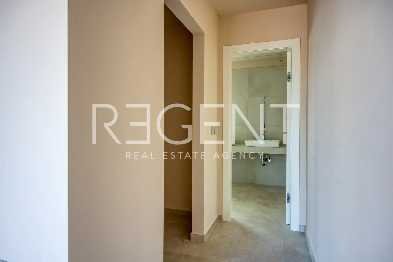 Poreč – Moderna vila s pogledom na more