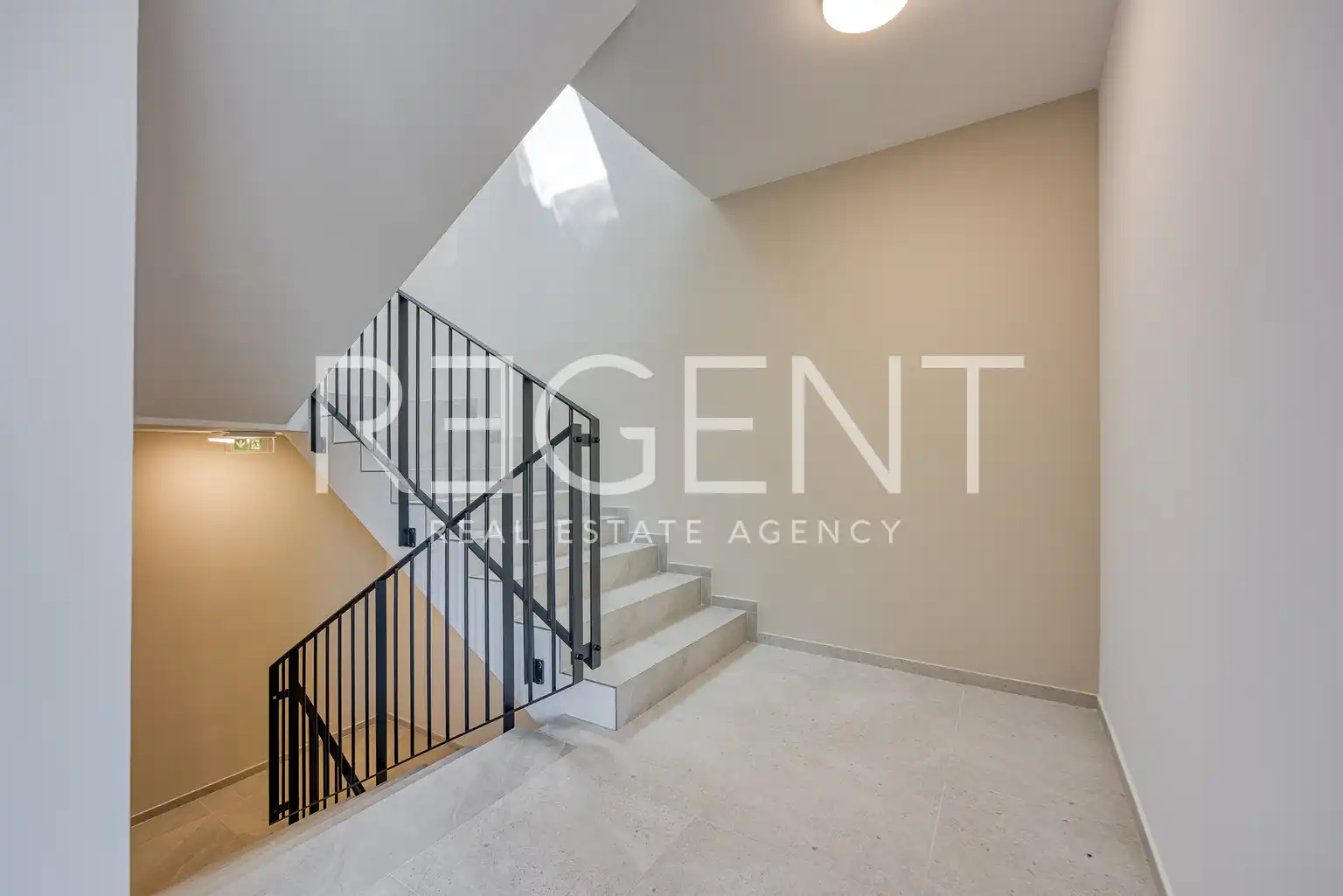 Istrie, Novigrad - Čtyřpokojový apartmán v luxusním obytném komplexu 115 m2