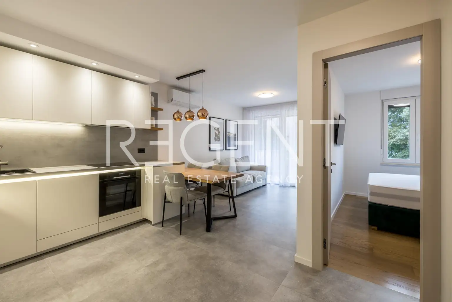 Split, Pazigrad - Jednosoban stan sa loggiom i garažom