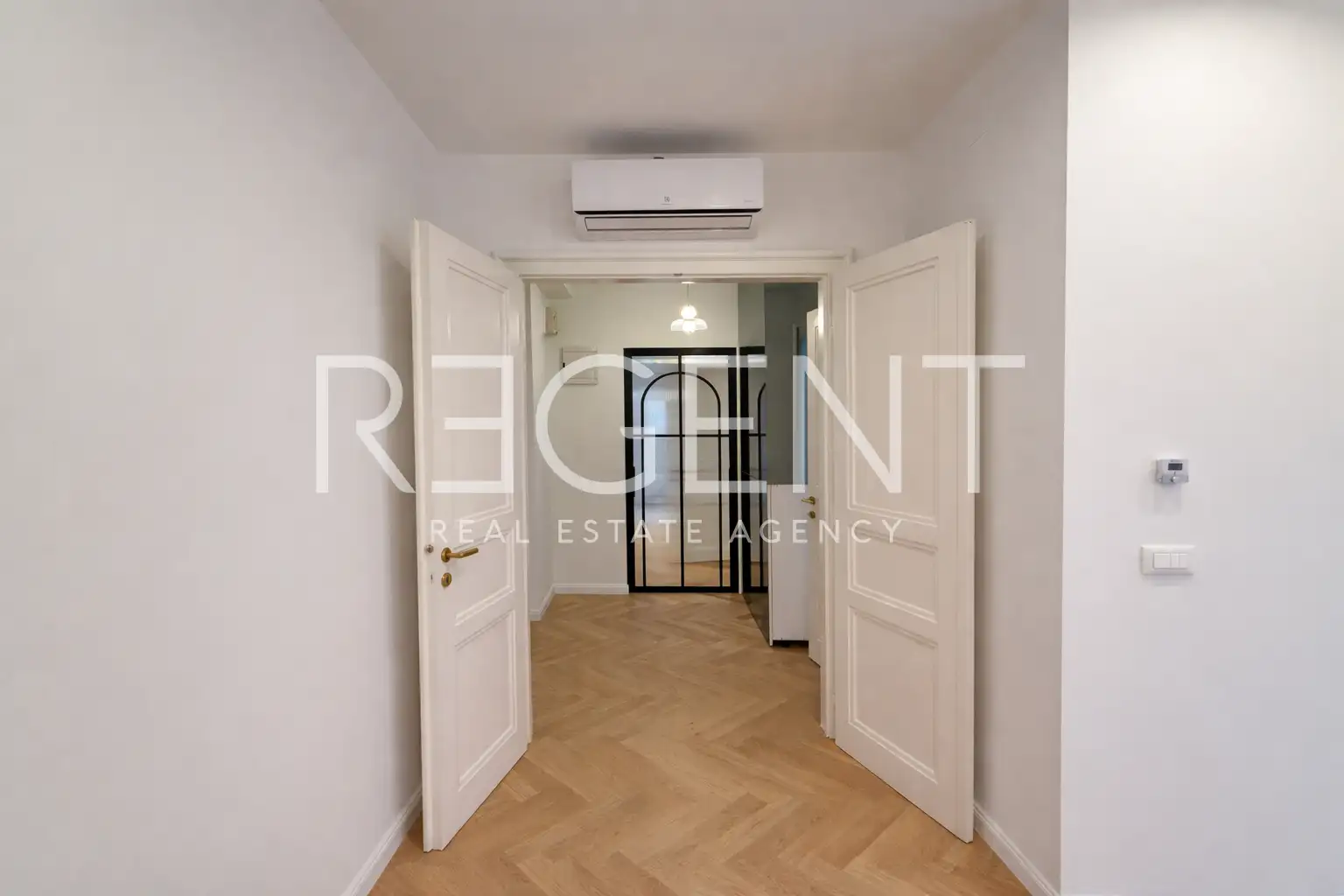 Zagreb, Centar - elegantno renoviran stan u centru grada