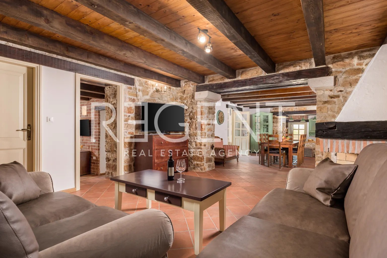 Istria, Višnjan - Krásny kamenný dom s bazénom
