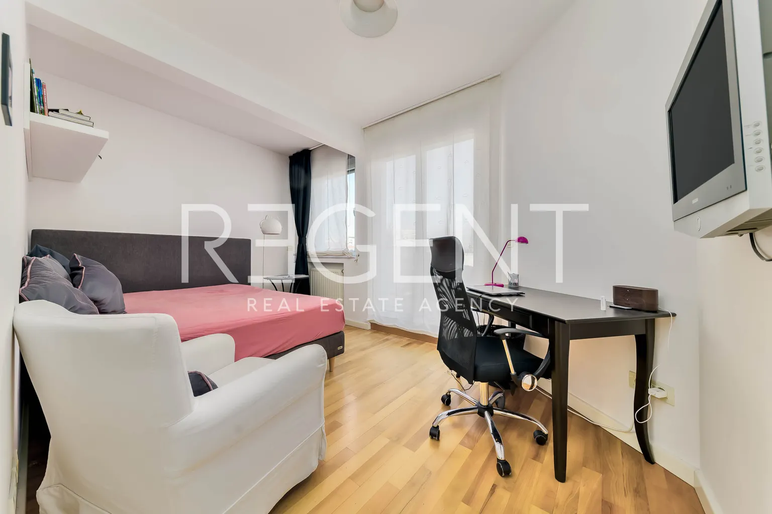Záhřeb, Petrova - Moderní penthouse se střešní terasou a bazénem