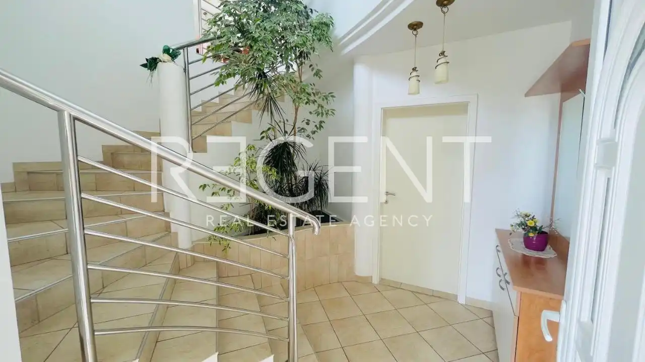Zadar, Brodarica - Apartmanska kuća prvi red uz more