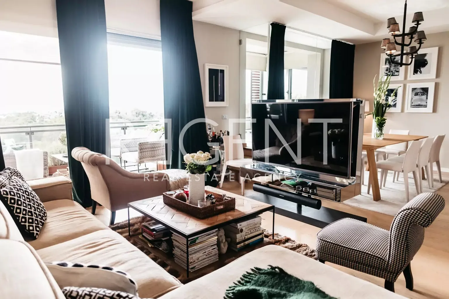 Záhreb, Maksimir – Štvorizbový zariadený penthouse s nádherným výhľadom na prírodu