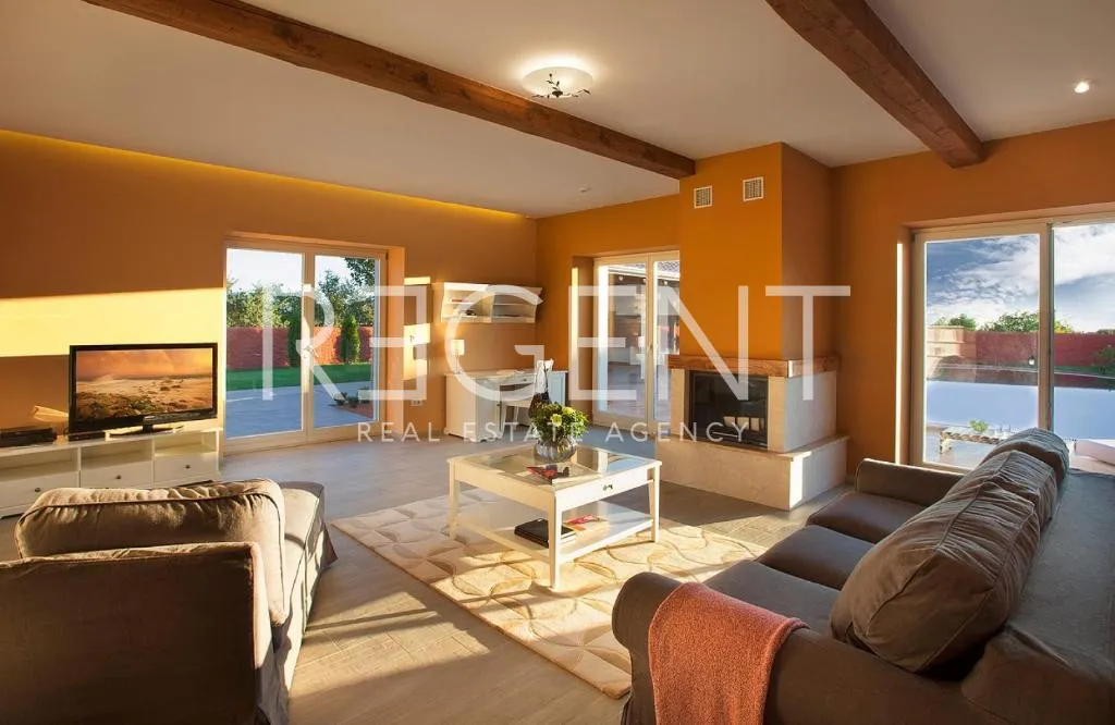 Istra, Vodnjan - Prekrasna kamena vila 230 m2