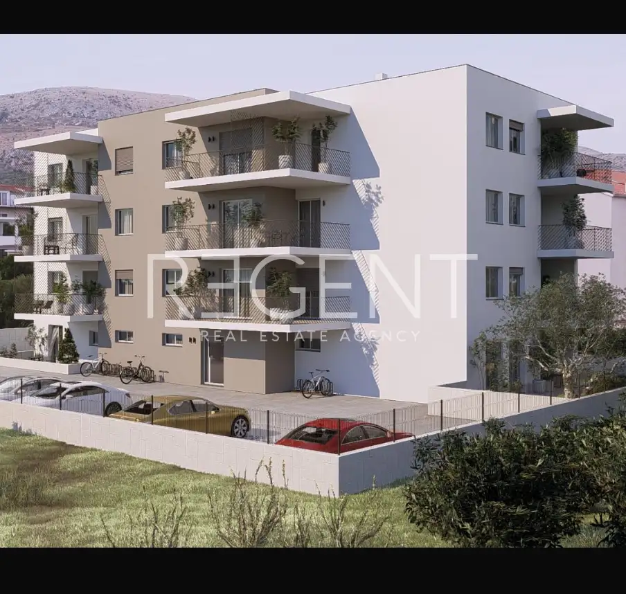 Trogir, Seget Donji - Trosoban stan s pogledom na more