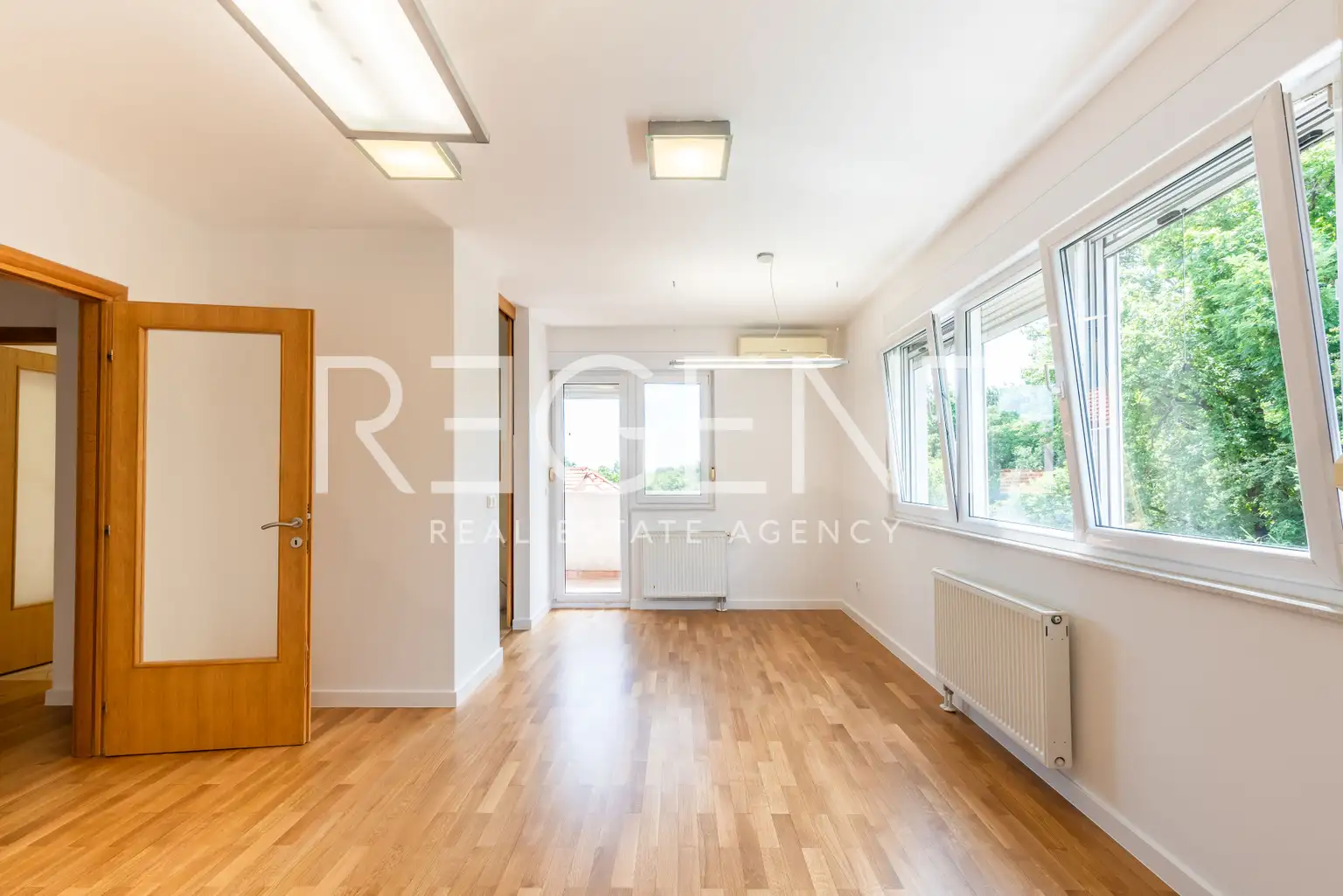 Zagreb, Remete – Trosoban stan 82 m² s loggiom