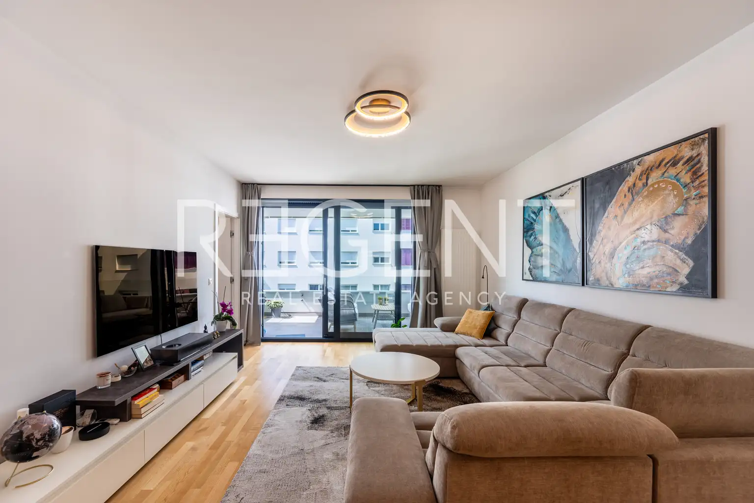 Stan 112 m², Vrbani — 3 spavaće sobe, balkon, 2 garaže