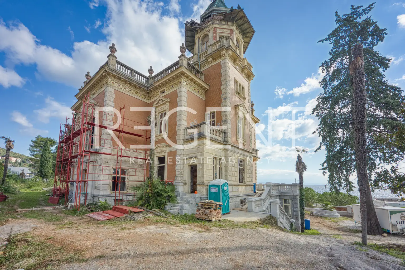 Ičići, Opatijska rivijera – povijesna vila s pogledom na more