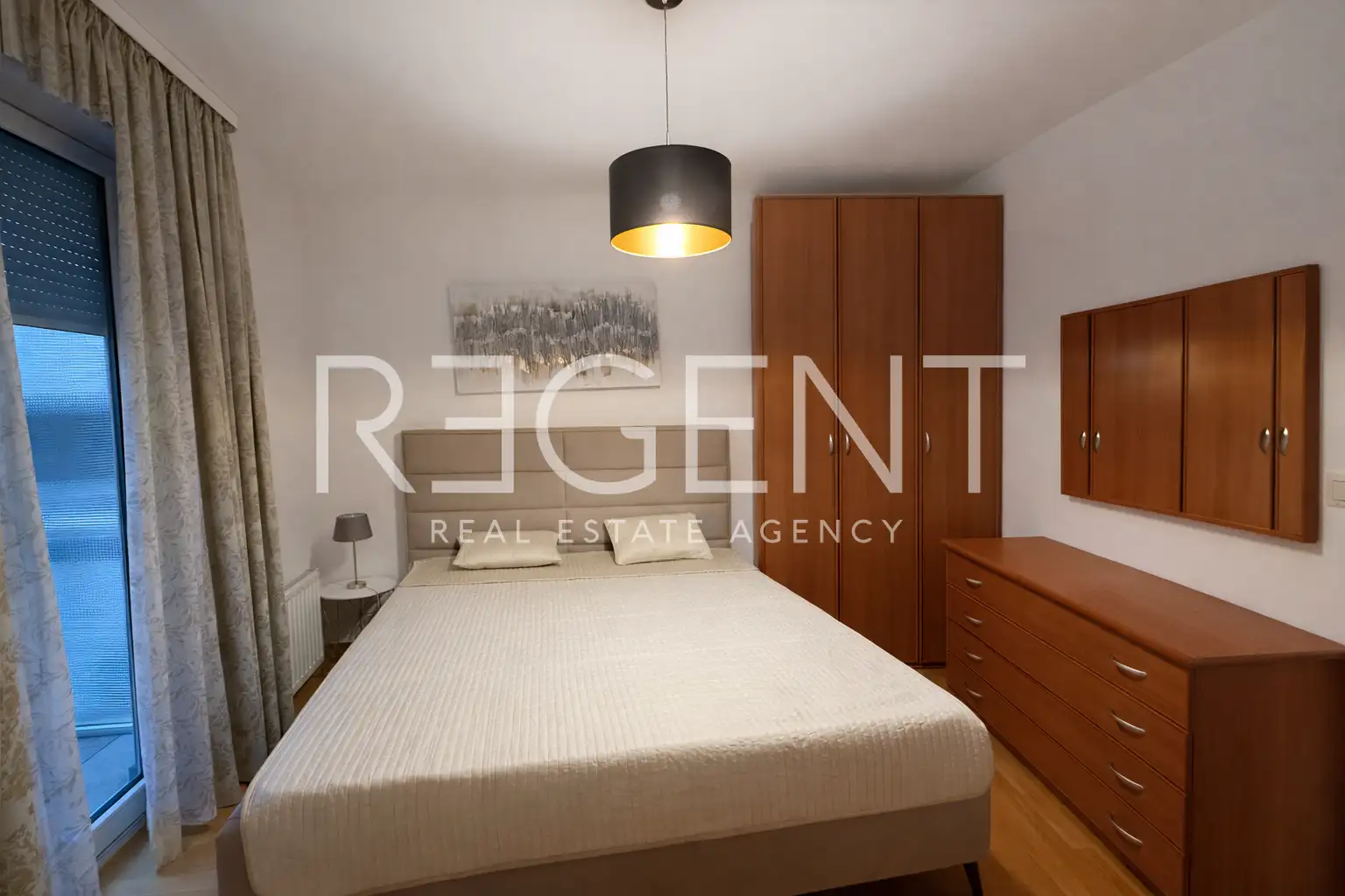 Zagreb, Centar – trosoban stan na izvrsnoj lokaciji za najam