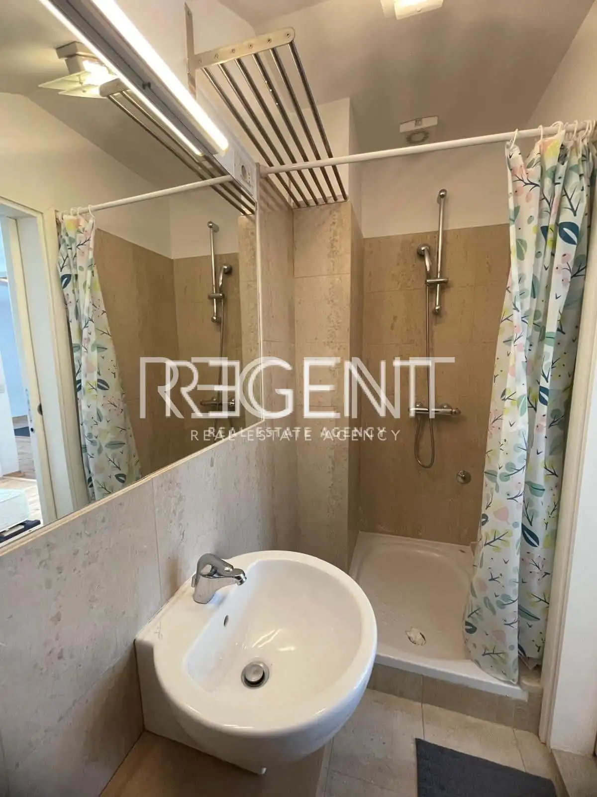 Zagreb, Kvaternikov Trg - Maisonette-Wohnung 150 m2 zu vermieten