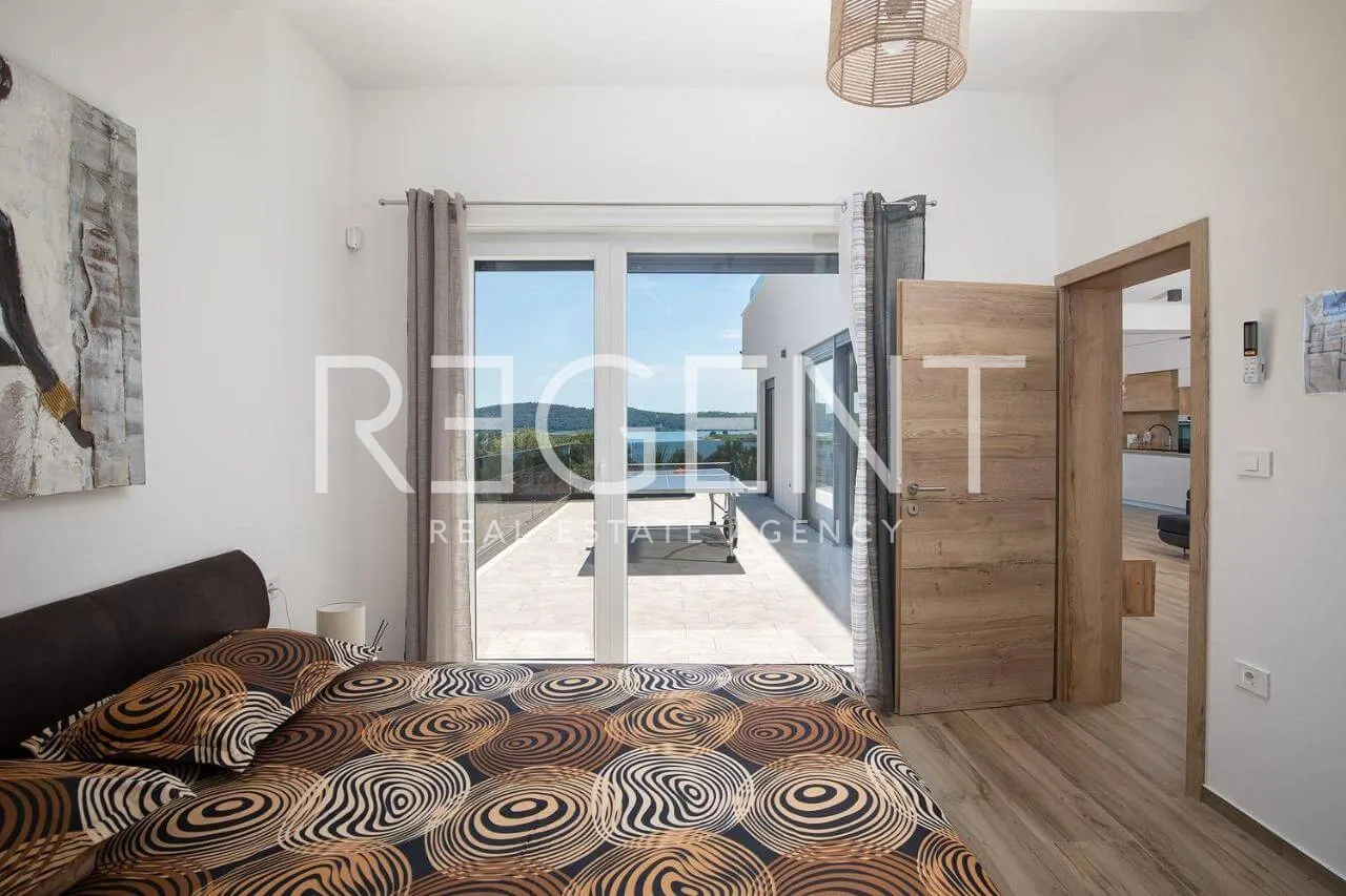 Istra, Medulin - Prekrasna villa s wellnessom NKP 190 m2 nadomak mora